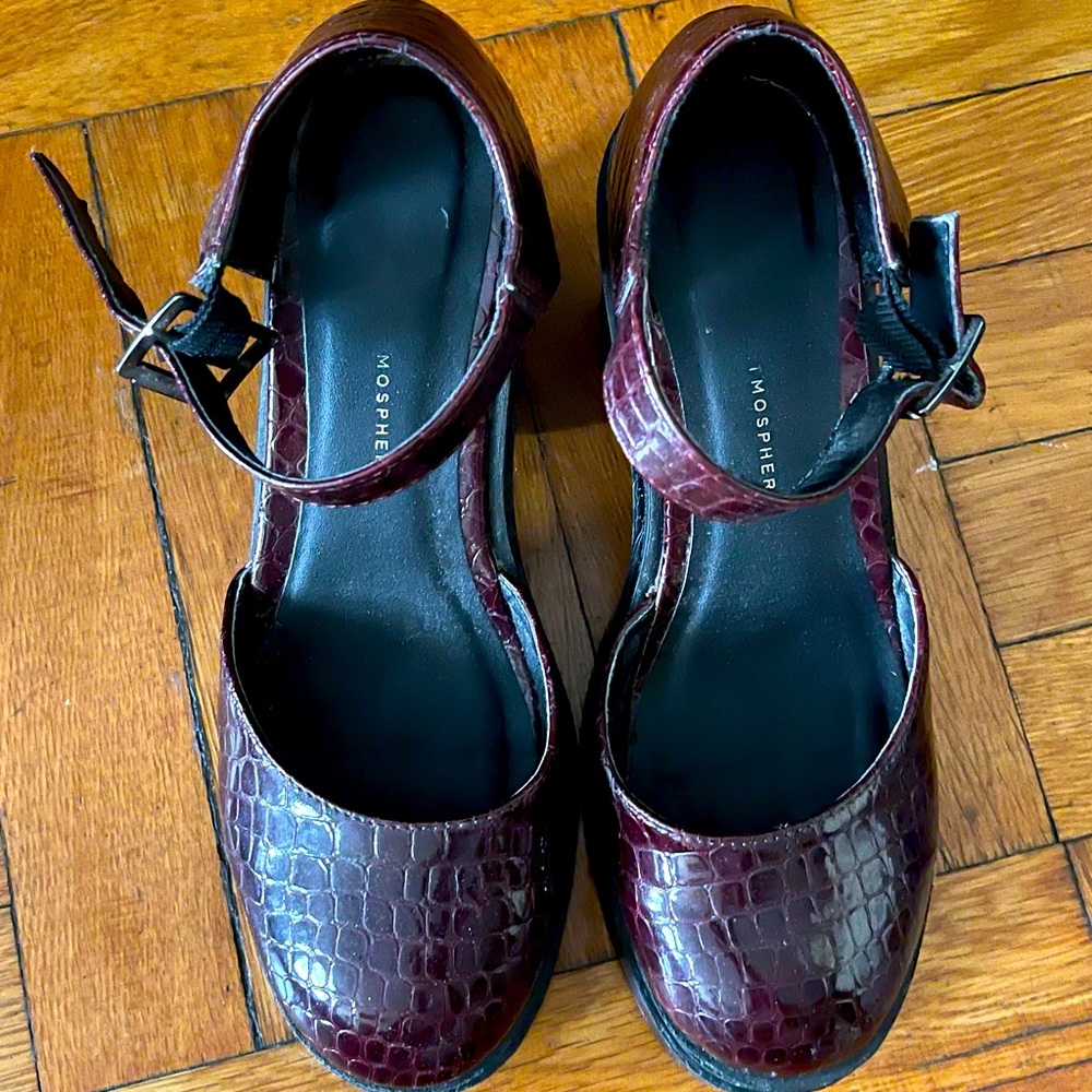 Chunky heel alligator texture Mary jane shoe